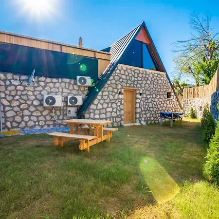 Triangle Villa *